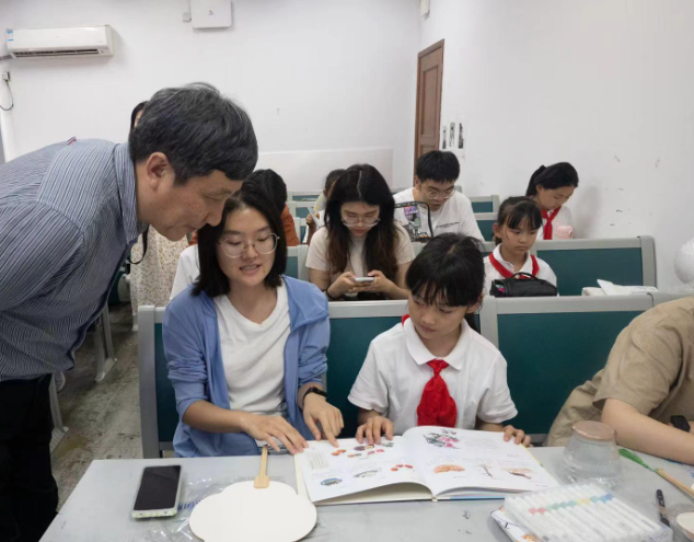 小种子中学阶段学生们能够体会实践科学研究的全过程